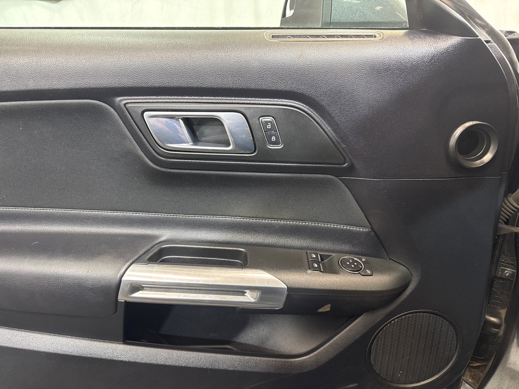 2018 Ford Mustang Image 15