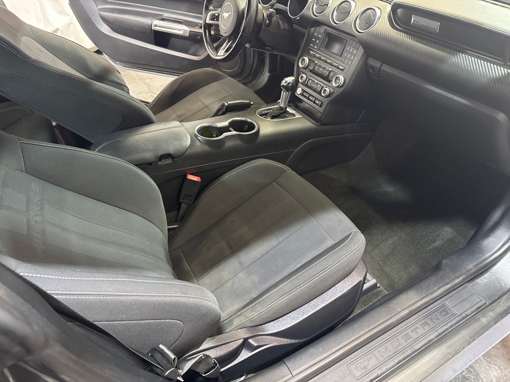 2018 Ford Mustang Image 17