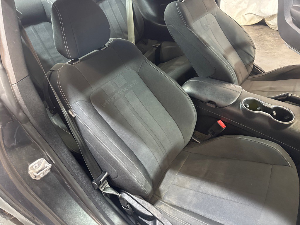 2018 Ford Mustang Image 18