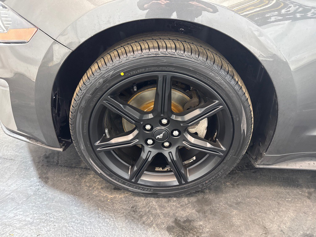 2018 Ford Mustang Image 21