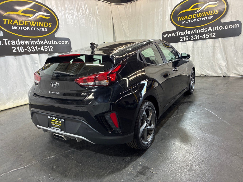 2019 Hyundai Veloster Image 4