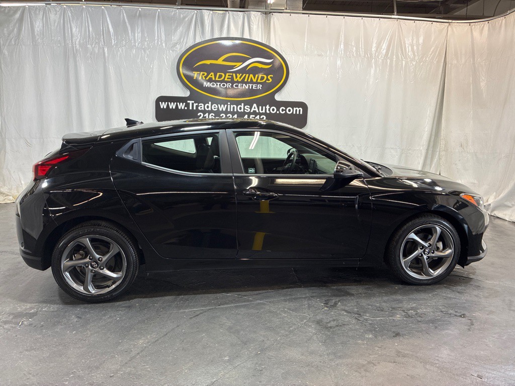 2019 Hyundai Veloster Image 5