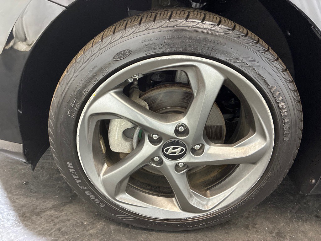 2019 Hyundai Veloster Image 10