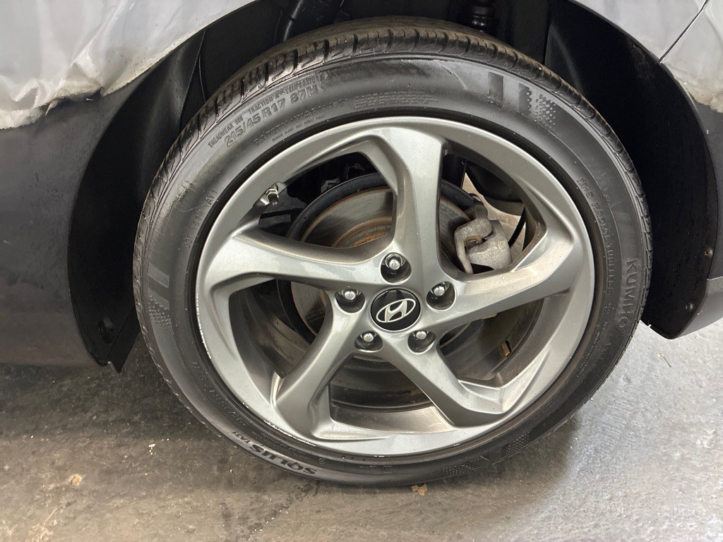 2019 Hyundai Veloster Image 11