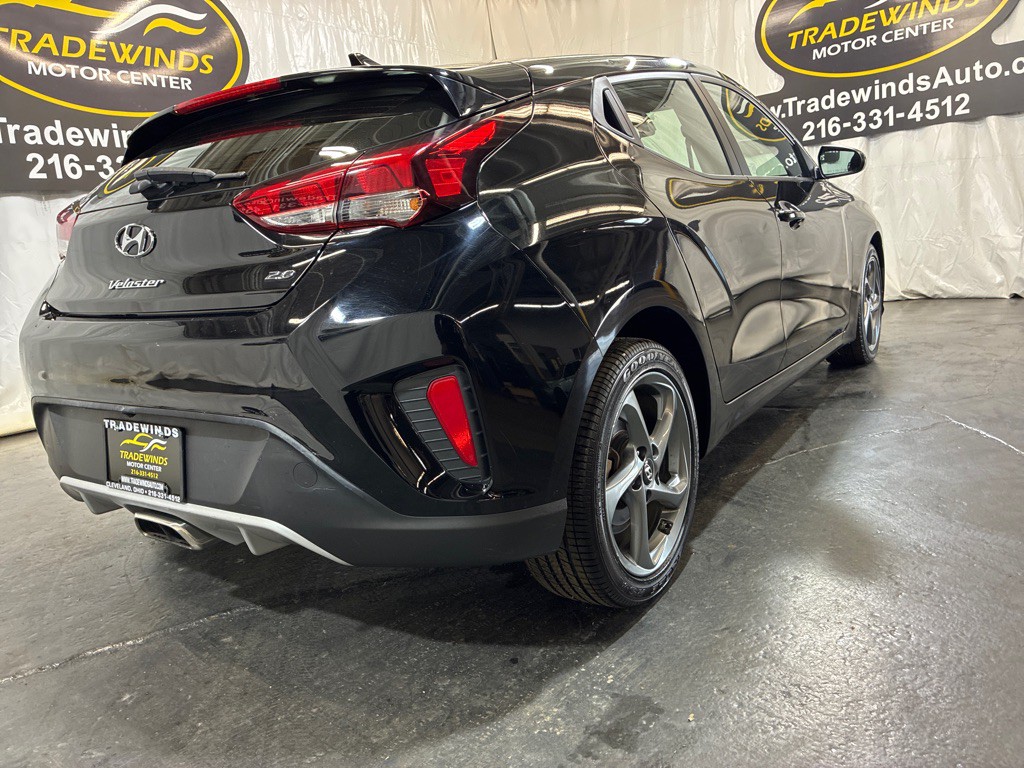 2019 Hyundai Veloster Image 32