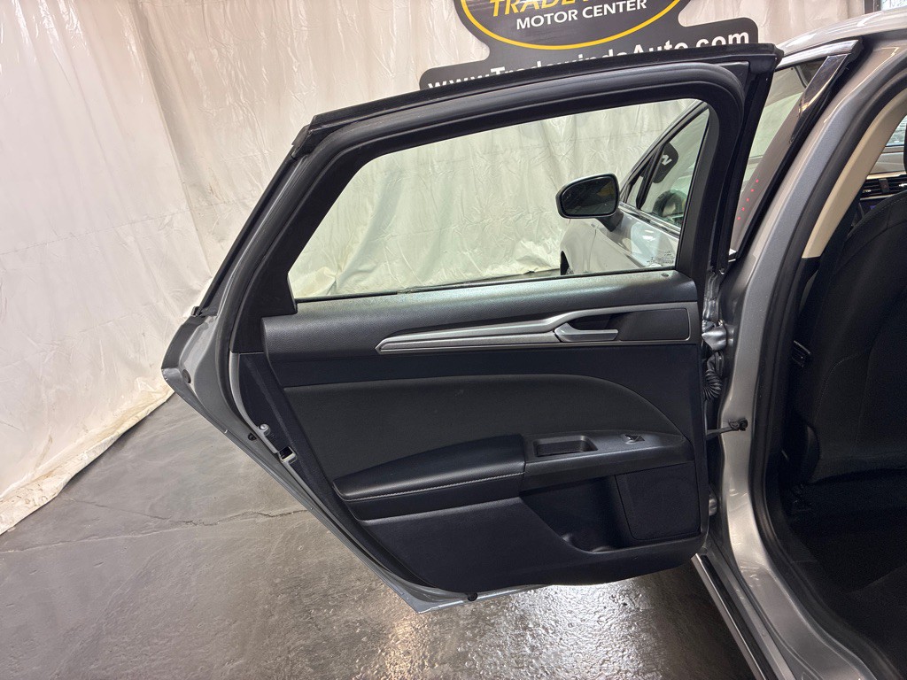 2020 Ford Fusion Image 22