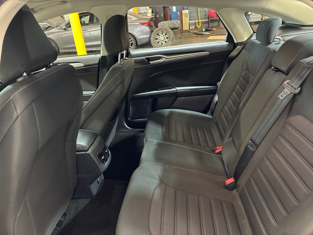 2020 Ford Fusion Image 23