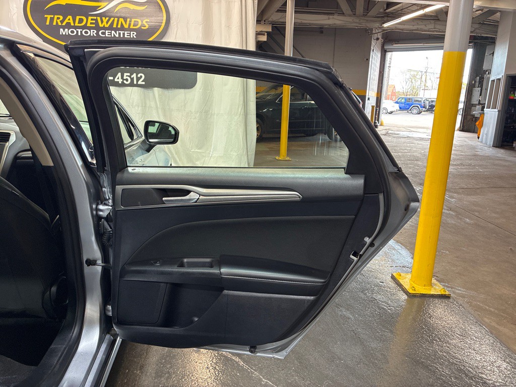 2020 Ford Fusion Image 27