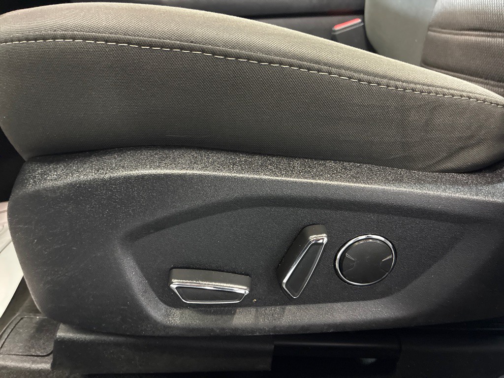 2020 Ford Fusion Image 32