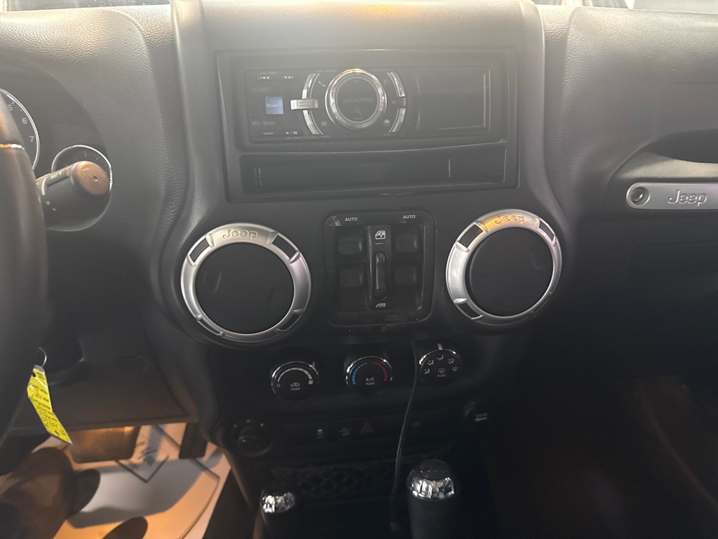 2015 Jeep Wrangler Unlimited Image 17