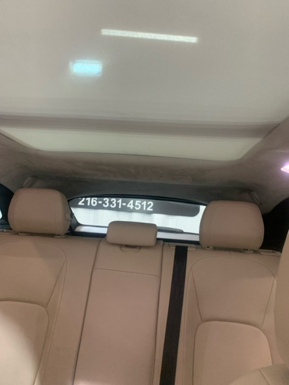 2019 Jaguar F-PACE Image 13