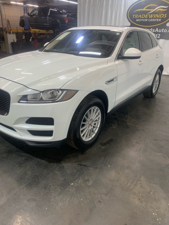 2019 Jaguar F-PACE Image 19