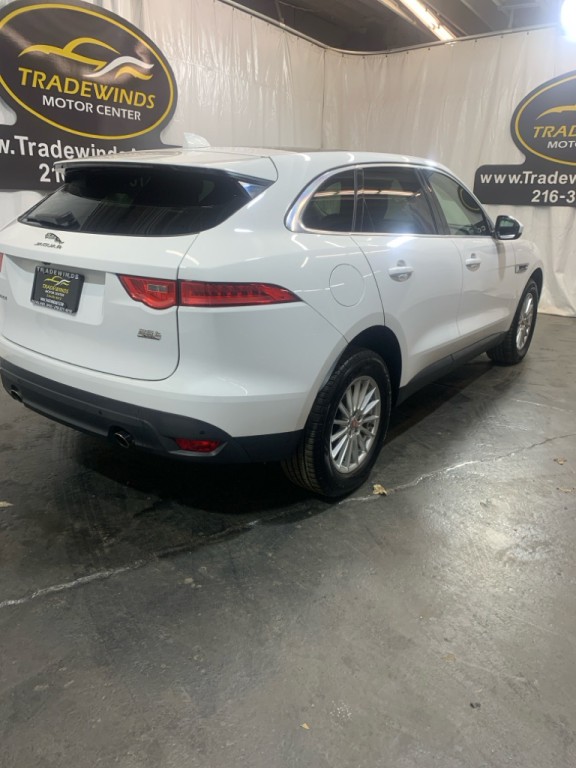 2019 Jaguar F-PACE Image 22