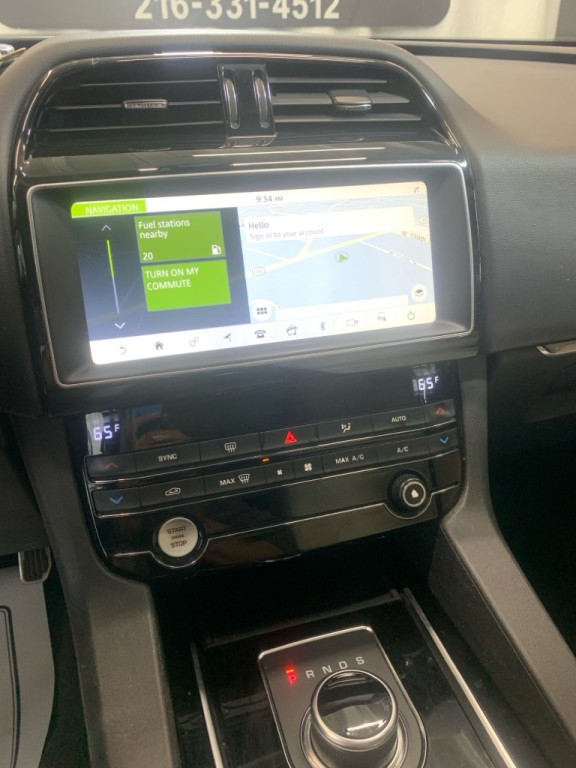 2019 Jaguar F-PACE Image 29