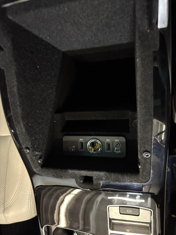 2016 Land Rover Range Rover Image 26