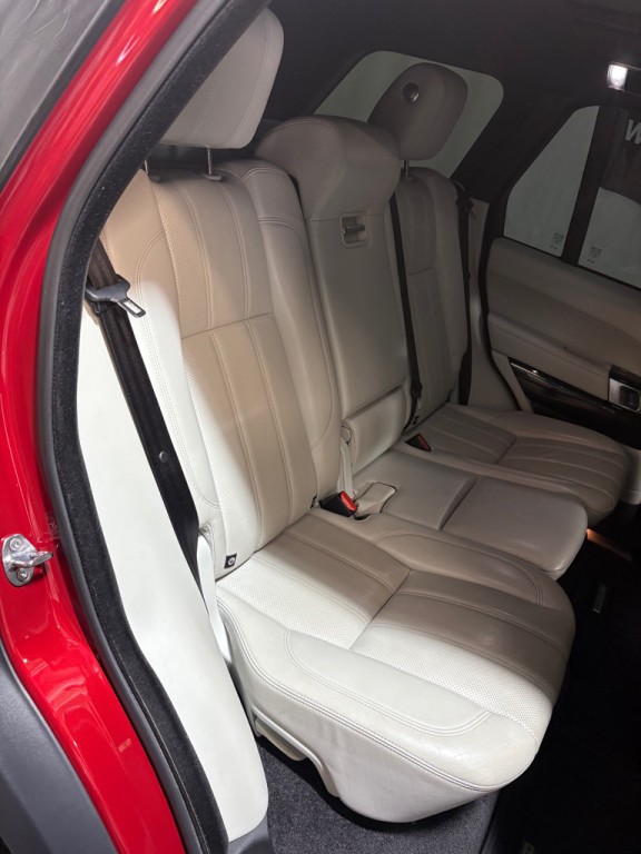 2016 Land Rover Range Rover Image 38