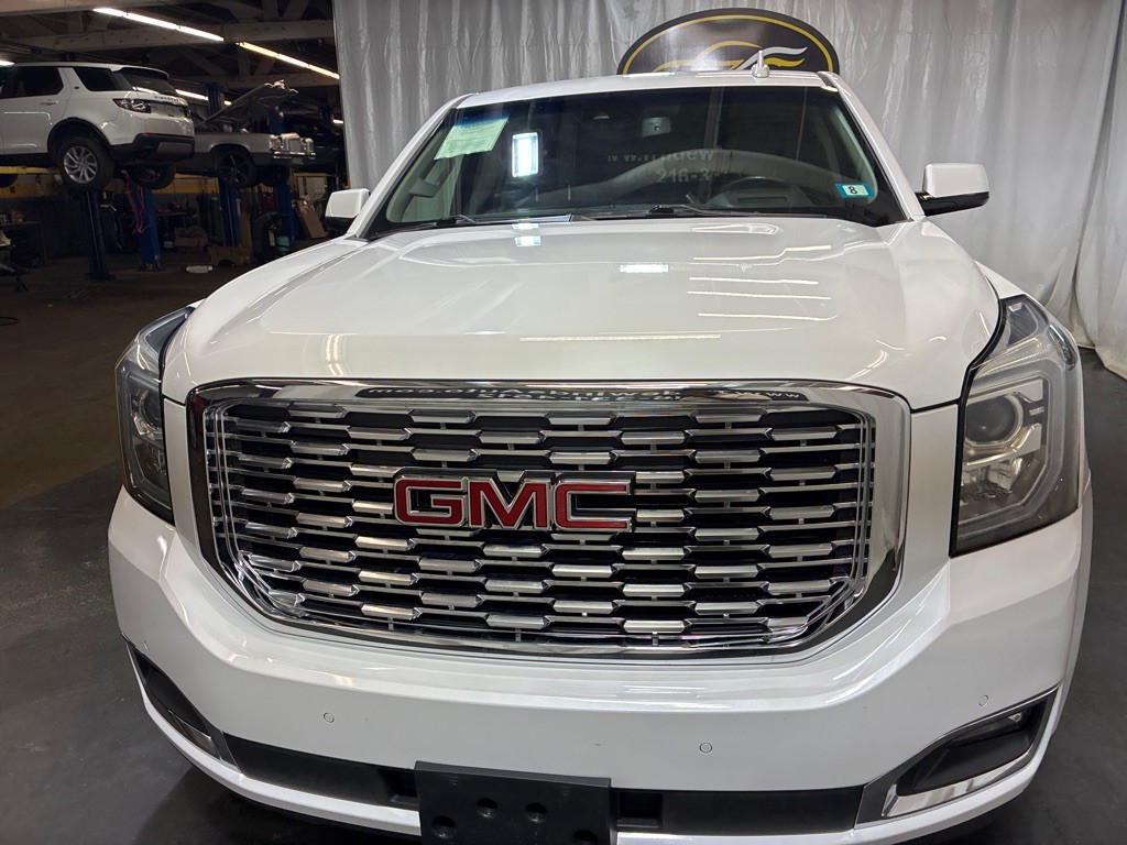 2018 GMC Yukon Image 2