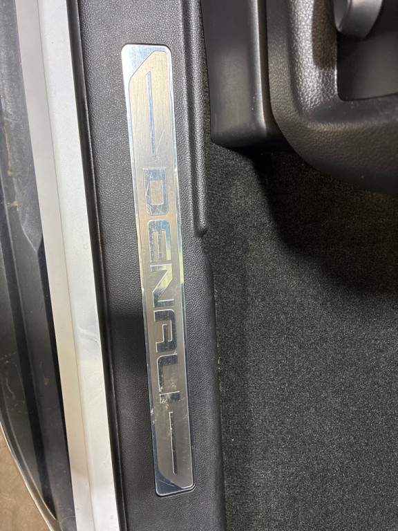 2018 GMC Yukon Image 44