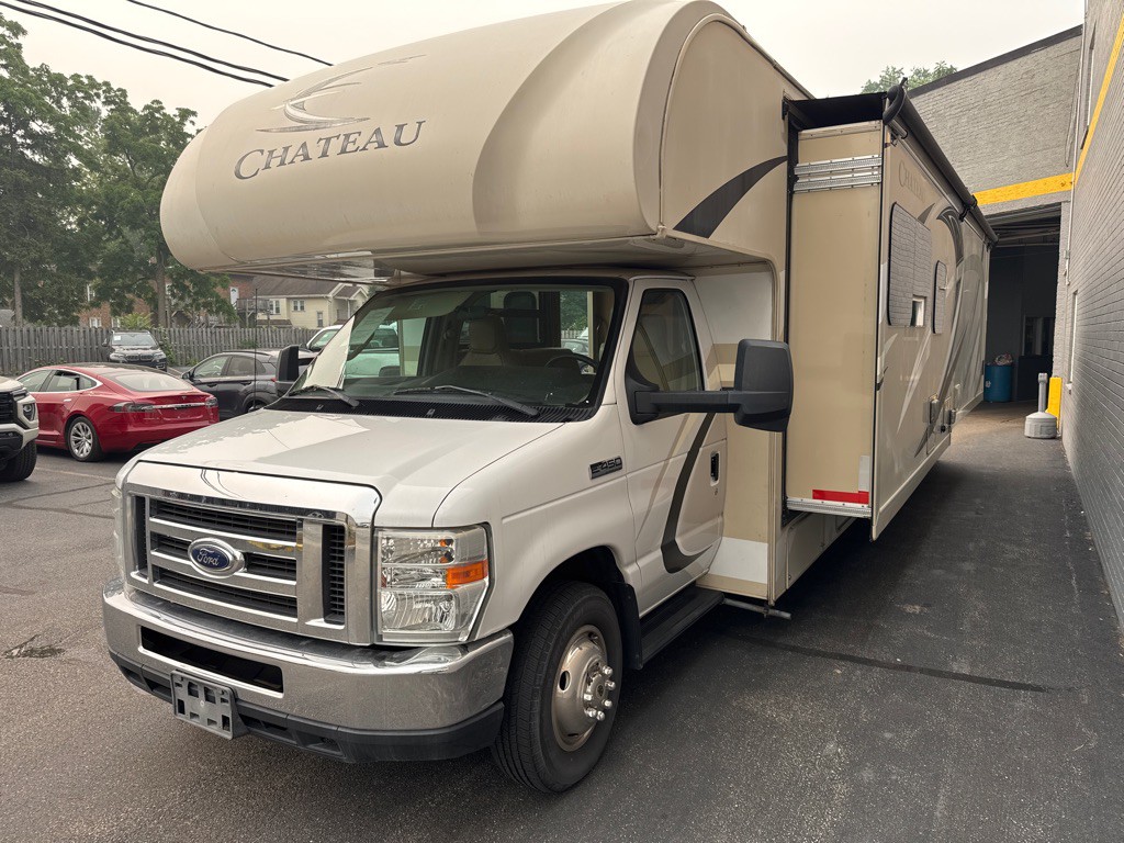 2016 Ford Econoline Image 3