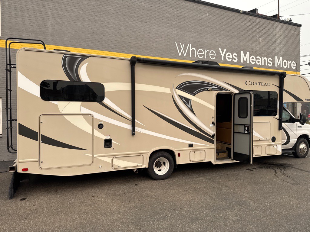 2016 Ford Econoline Image 8