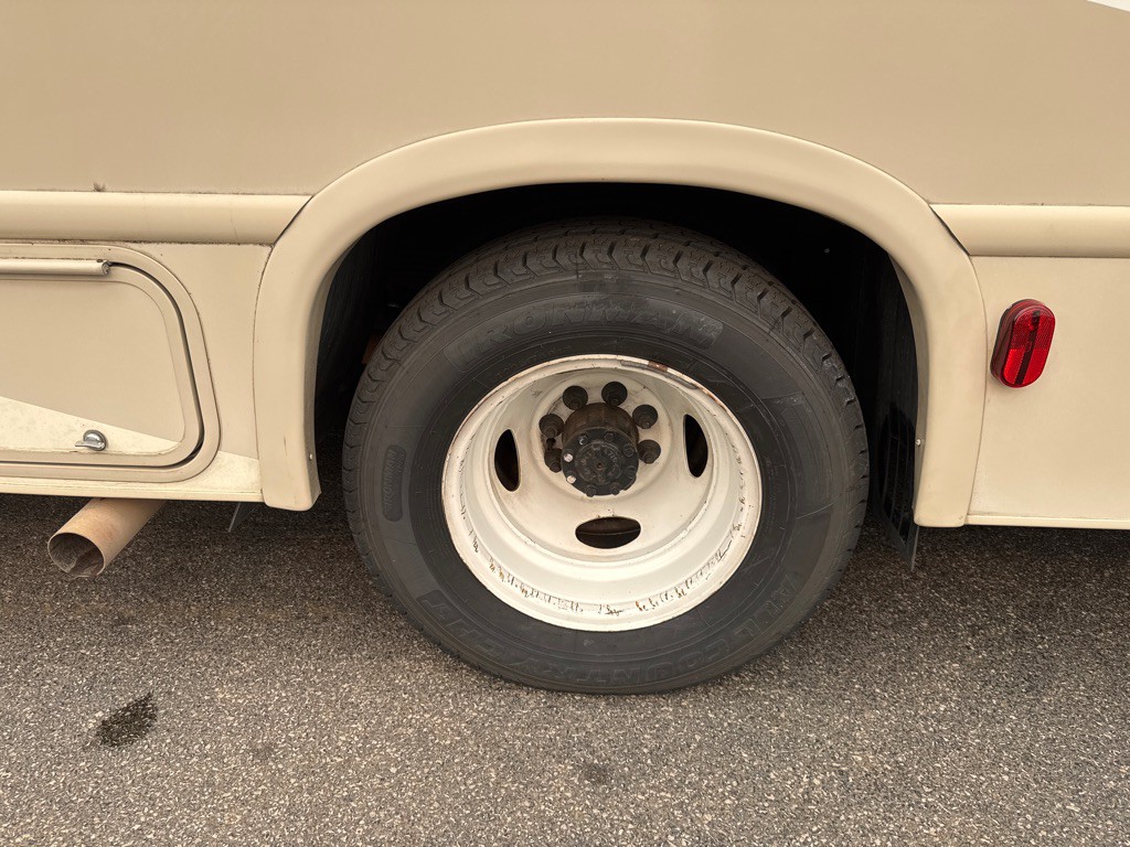 2016 Ford Econoline Image 10