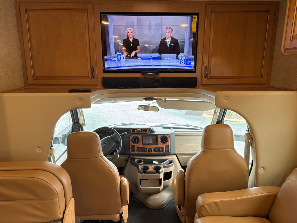2016 Ford Econoline Image 13