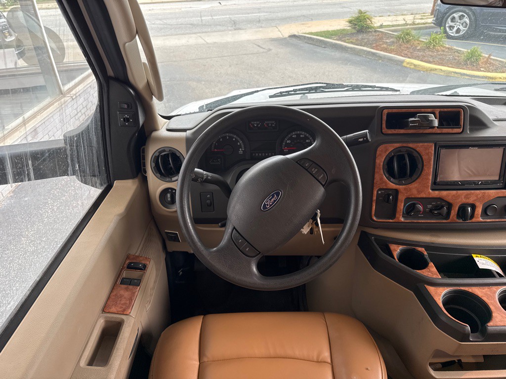 2016 Ford Econoline Image 14
