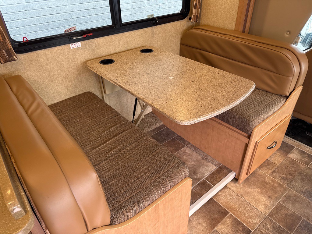 2016 Ford Econoline Image 20