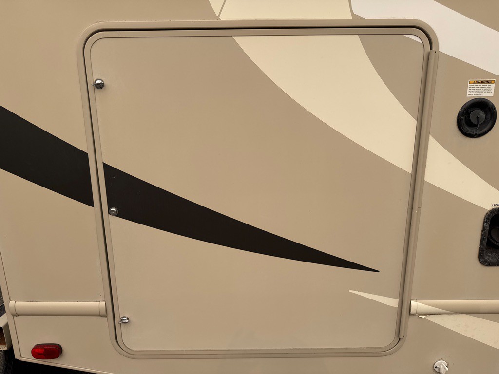 2016 Ford Econoline Image 37