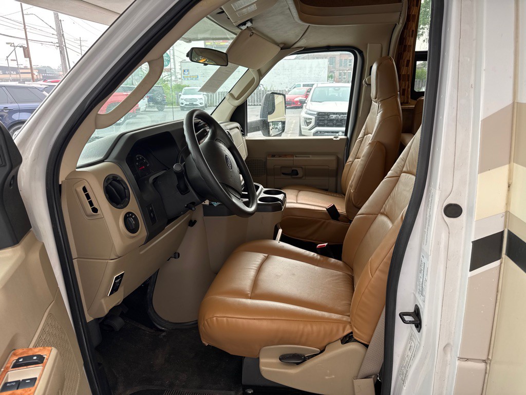 2016 Ford Econoline Image 44