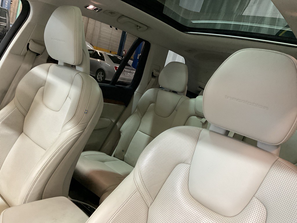 2016 Volvo XC90 Image 19