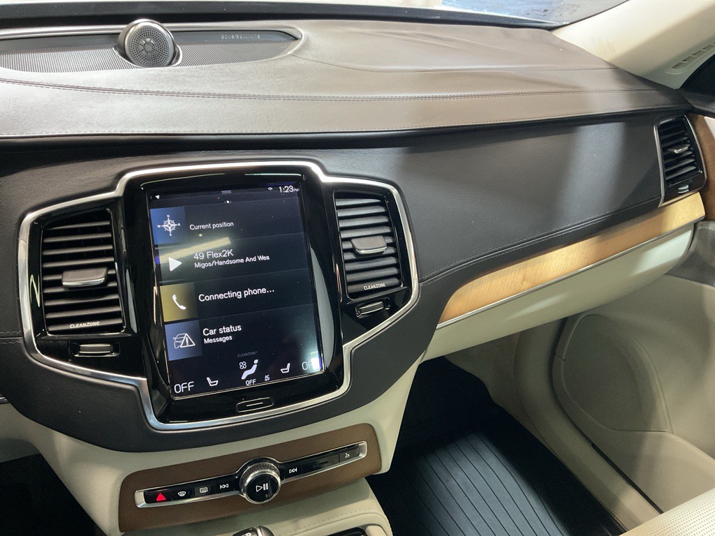2016 Volvo XC90 Image 22