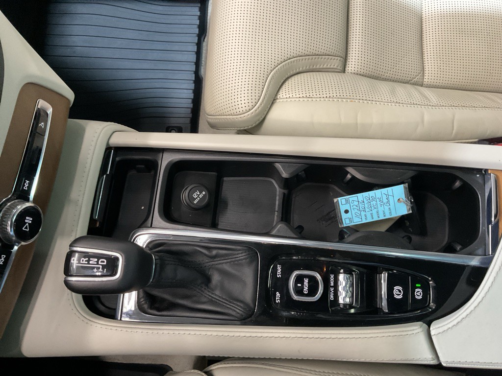 2016 Volvo XC90 Image 23