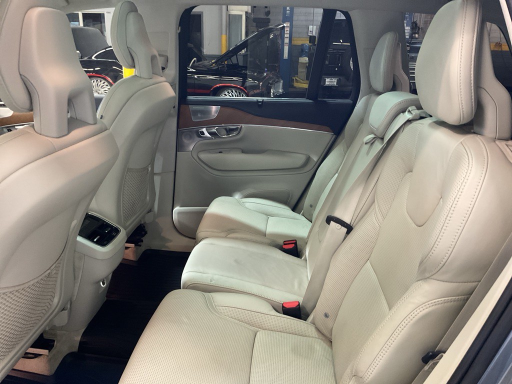 2016 Volvo XC90 Image 28