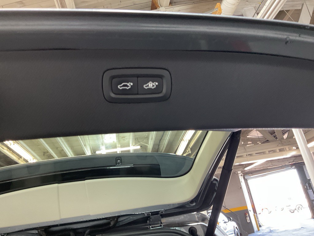 2016 Volvo XC90 Image 34