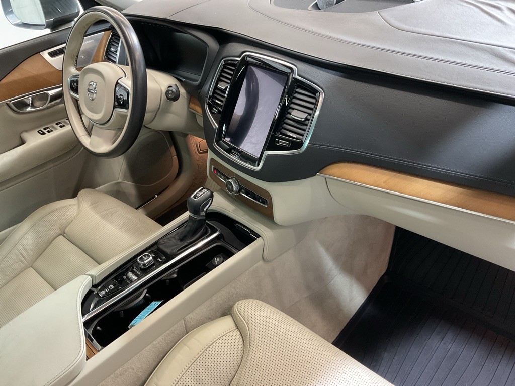 2016 Volvo XC90 Image 39