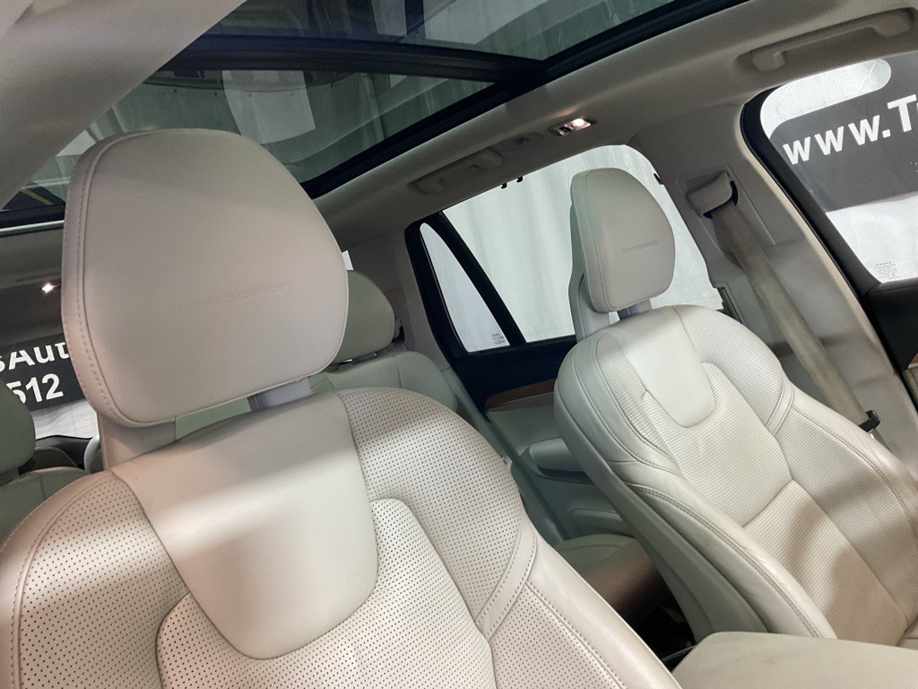 2016 Volvo XC90 Image 40