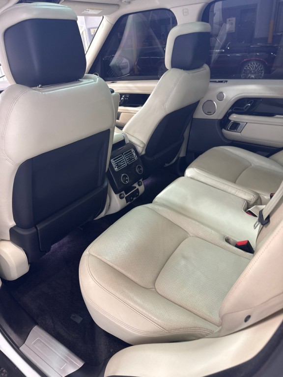 2019 Land Rover Range Rover Image 17