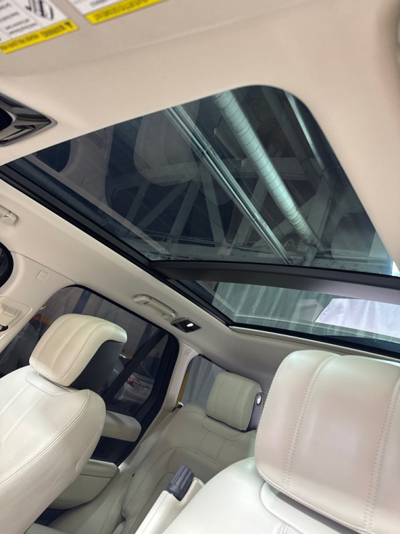 2019 Land Rover Range Rover Image 25