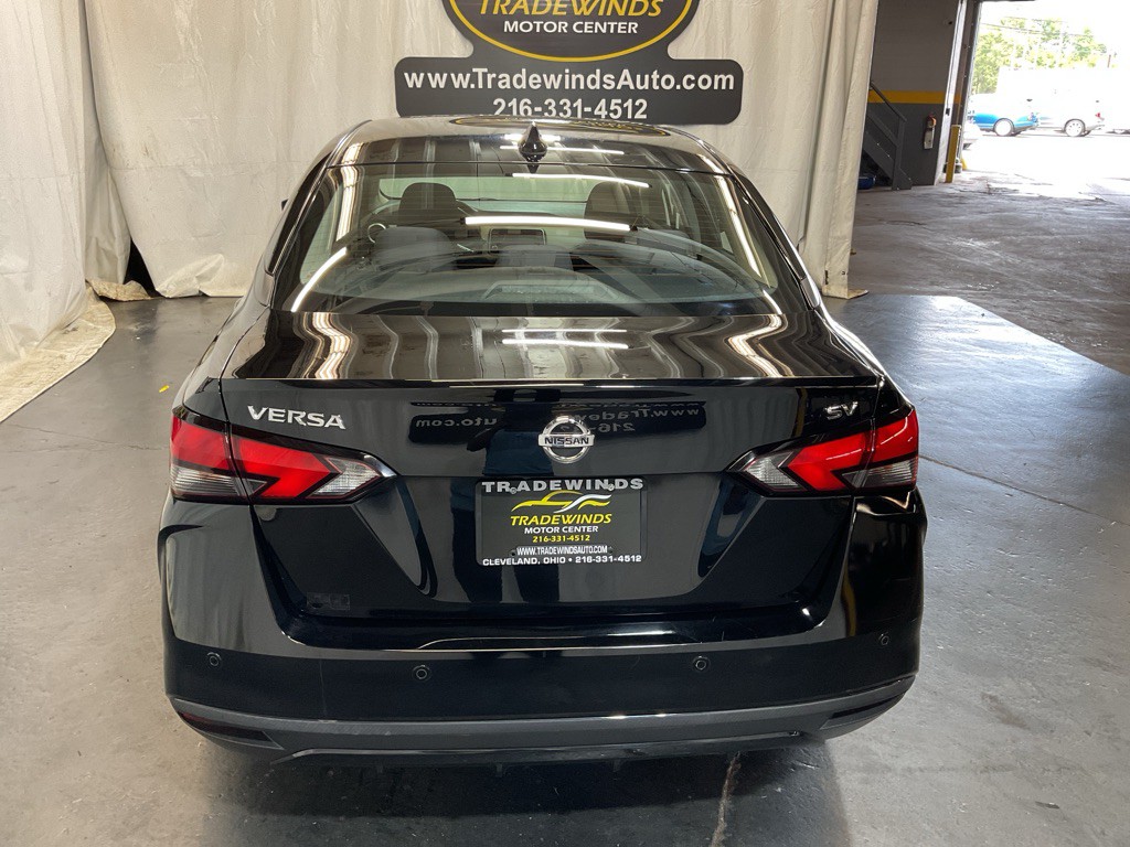 2021 Nissan Versa Image 4