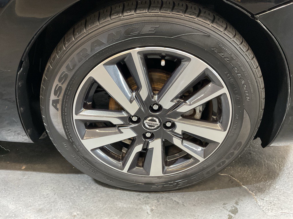 2021 Nissan Versa Image 13