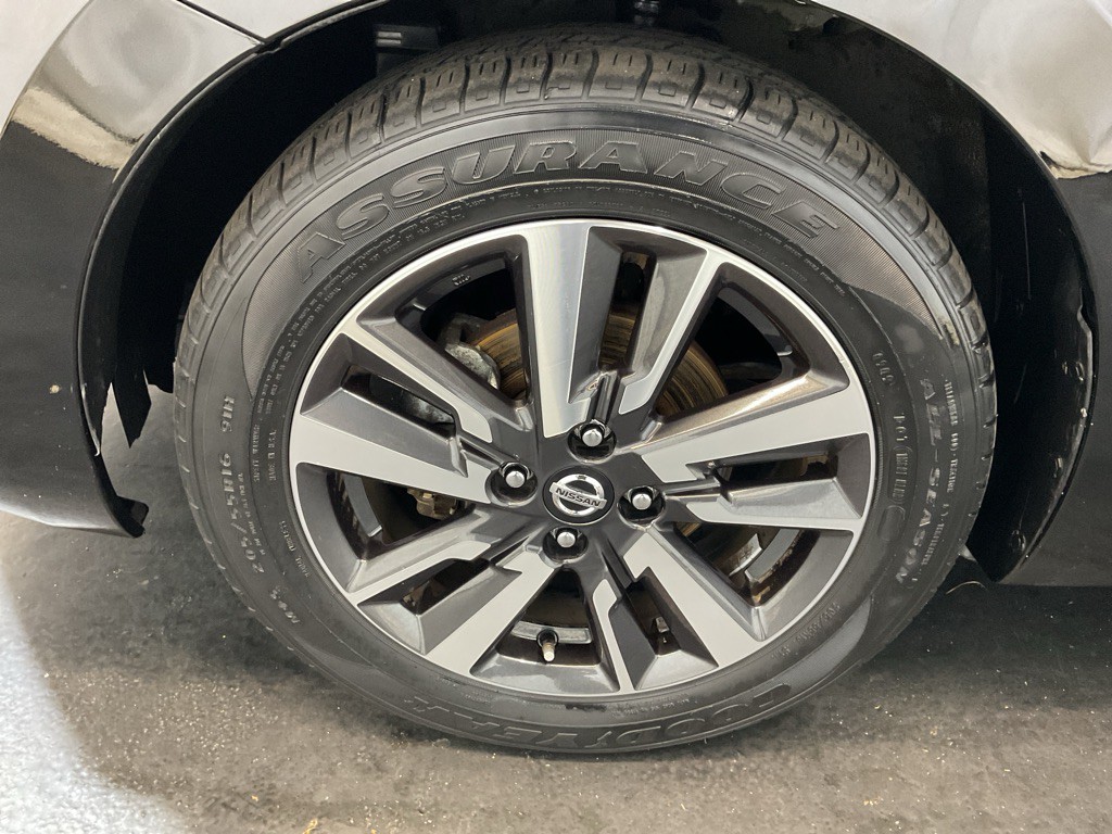 2021 Nissan Versa Image 14