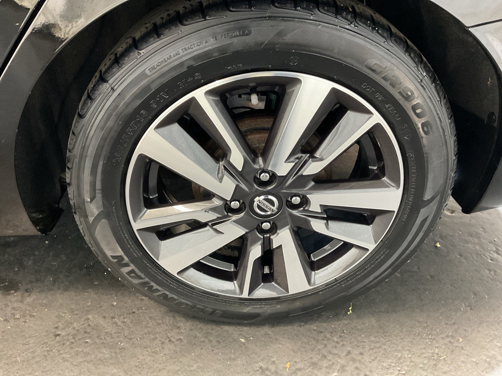 2021 Nissan Versa Image 15