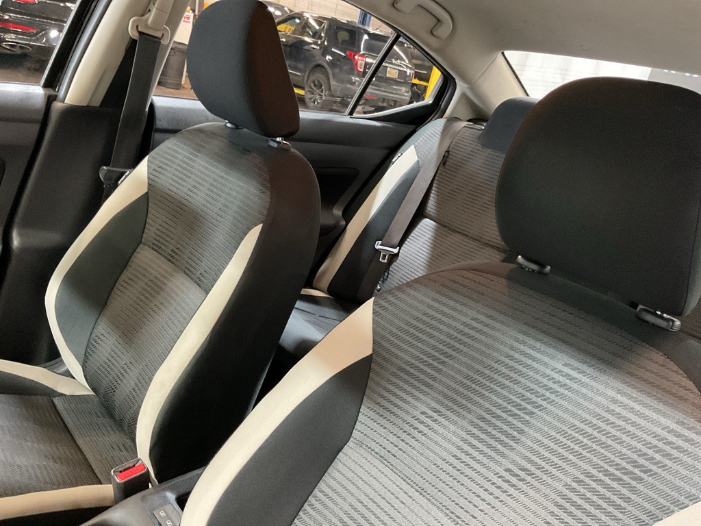2021 Nissan Versa Image 19