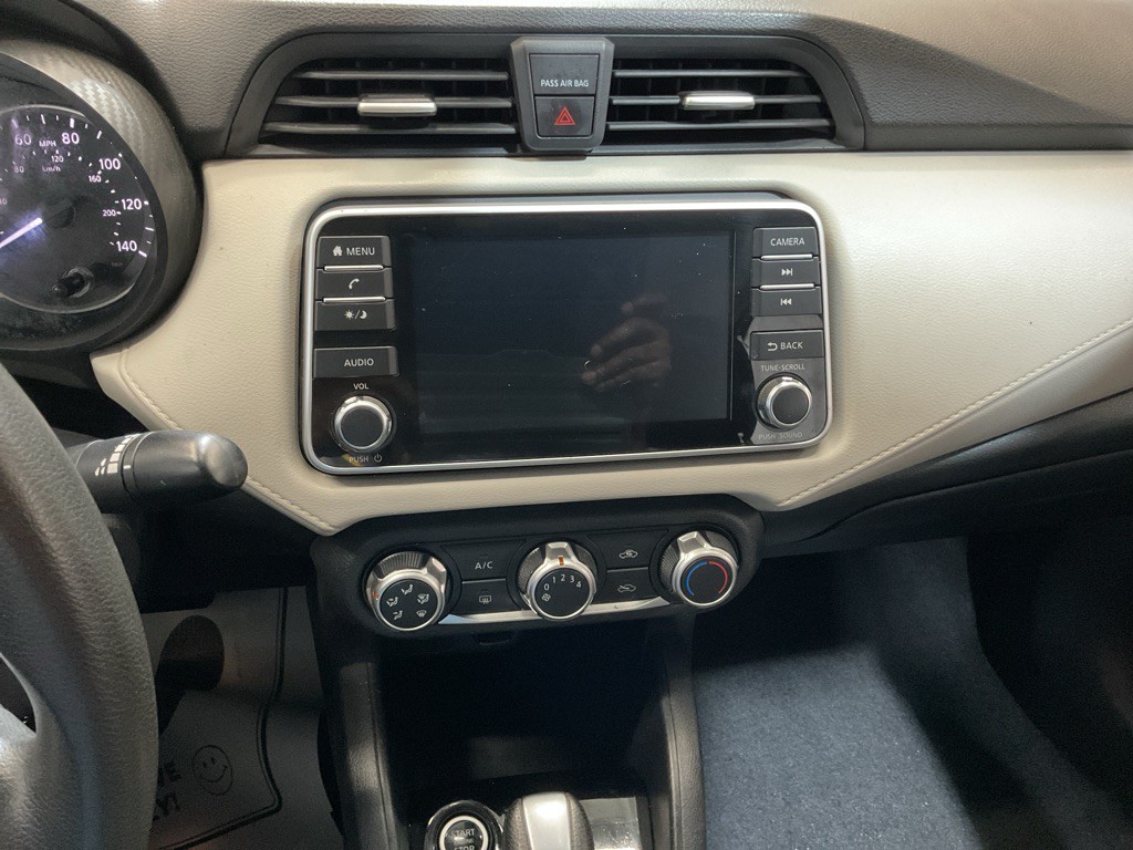 2021 Nissan Versa Image 22