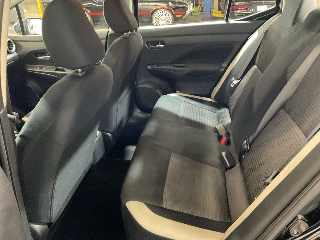 2021 Nissan Versa Image 25