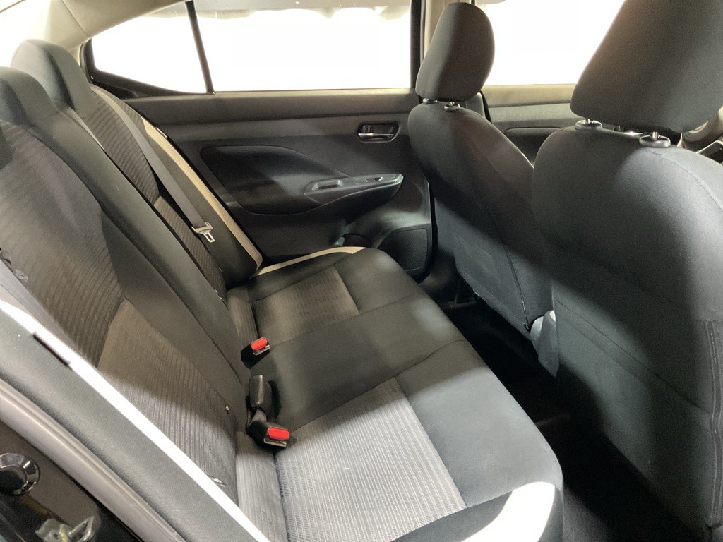 2021 Nissan Versa Image 30