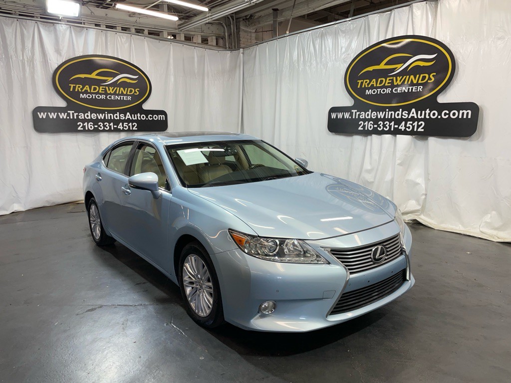 2013 Lexus ES Image 1