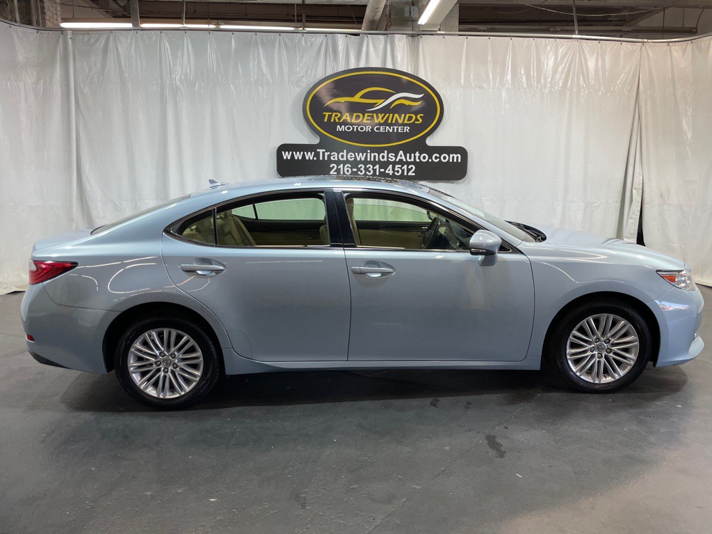 2013 Lexus ES Image 9