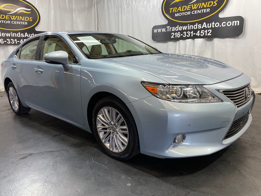 2013 Lexus ES Image 10